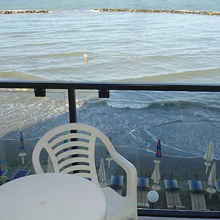 Primavera Sul Mare 3* 리도 디 사비오